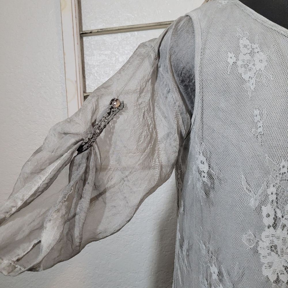 Fashion Concepts Grey Lace Overlay Pullover Mini Dress with Bell Sleeves X-Large - Picture 2 of 10